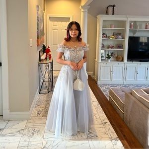 Meet your Posher, Yasmine